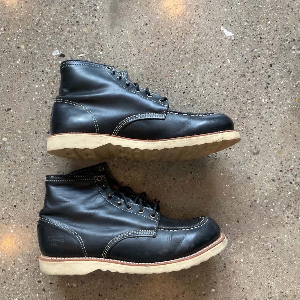Thorogood 6" Moc Toe Boot, Black